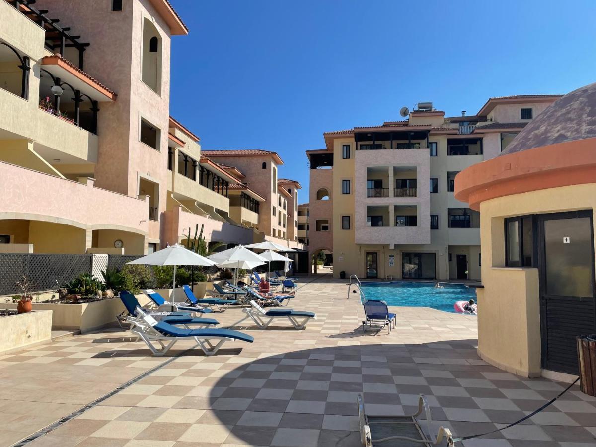 Apartament Pool Side 2 Bedroom Queens Gardens Complex *