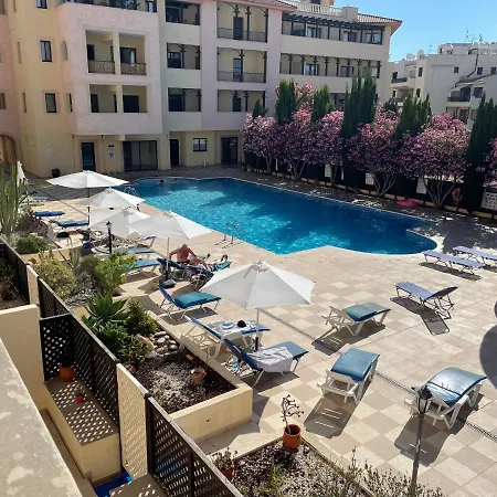 Pool Side 2 Bedroom Queens Gardens Complex Paphos Extérieur photo
