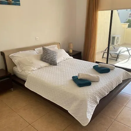 Pool Side 2 Bedroom Queens Gardens Complex Paphos Extérieur photo